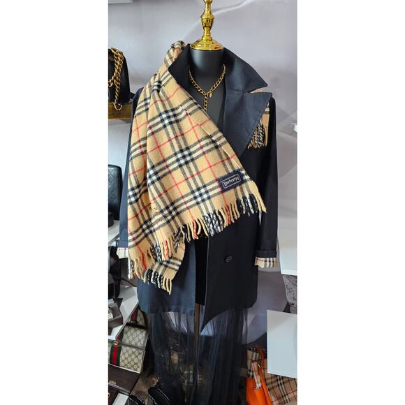 BURBERRYs of London 100% New Wool BEIGE Shawl Nova Check - Picture 2 of 11